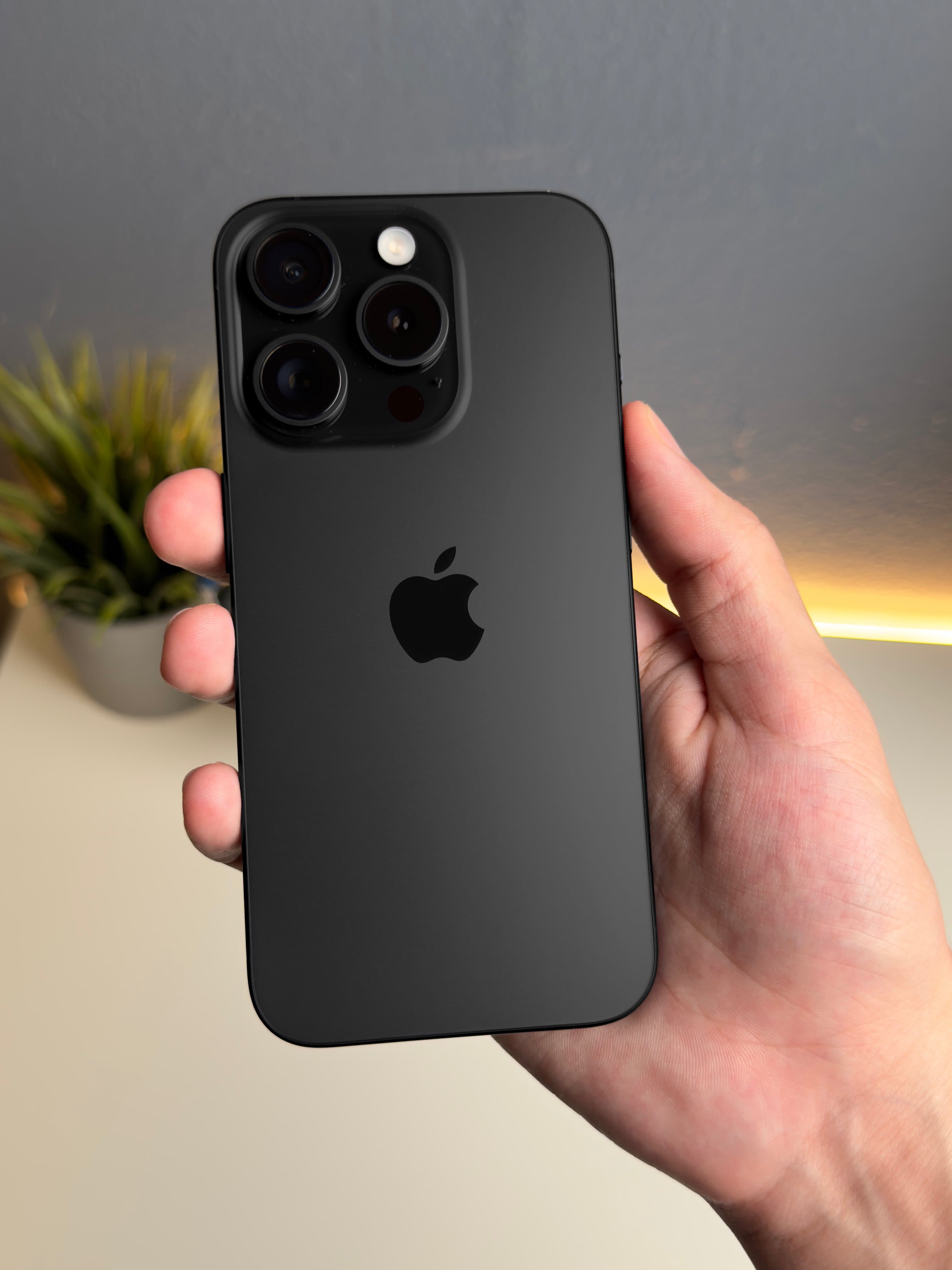 iPhone 16 Pro